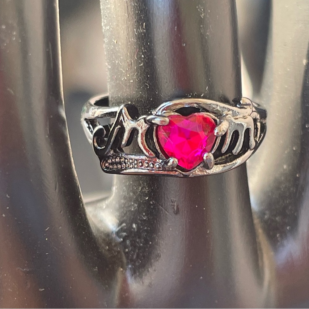 MOM Heart Shape Pink Stone black tone setting ring